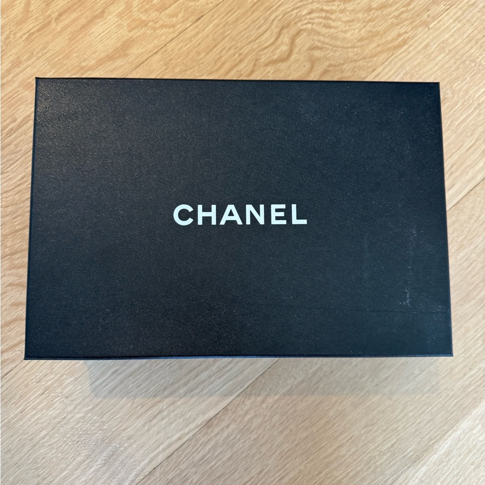 Chanel shoe box